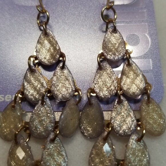 Earrings - Picture 2 of 3